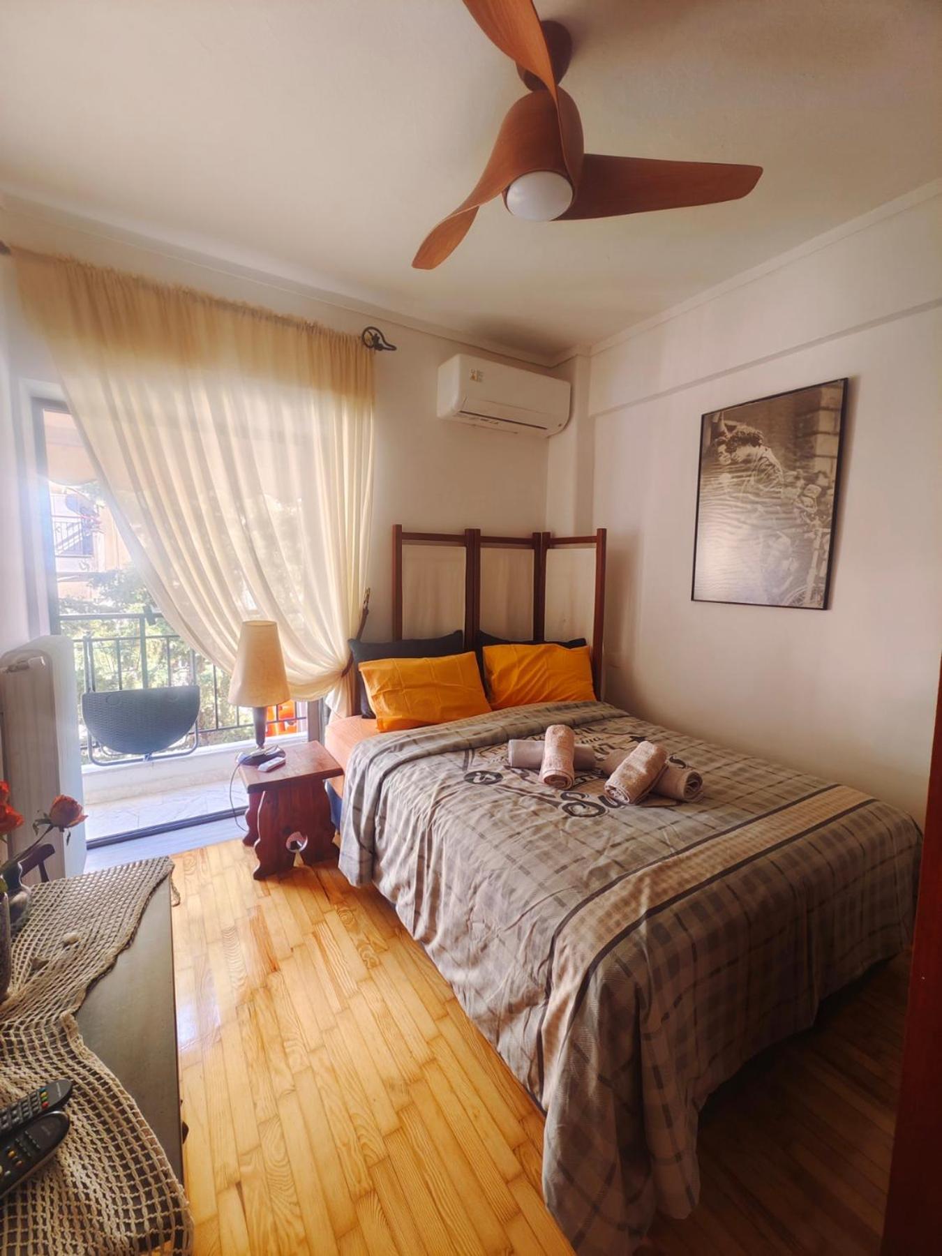 Private Room In A Shared Flat เทสซาโลนิกิ ภายนอก รูปภาพ